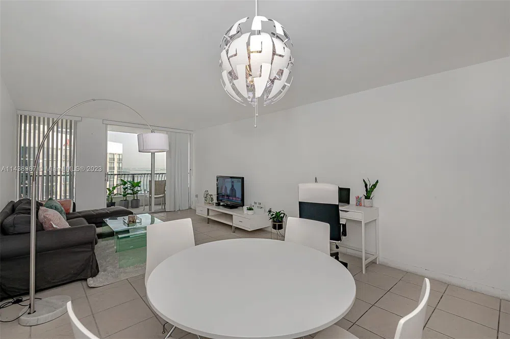 555 NE 15th St #32E Miami, FL 33132
