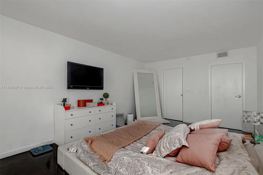 555 NE 15th St #32E Miami, FL 33132