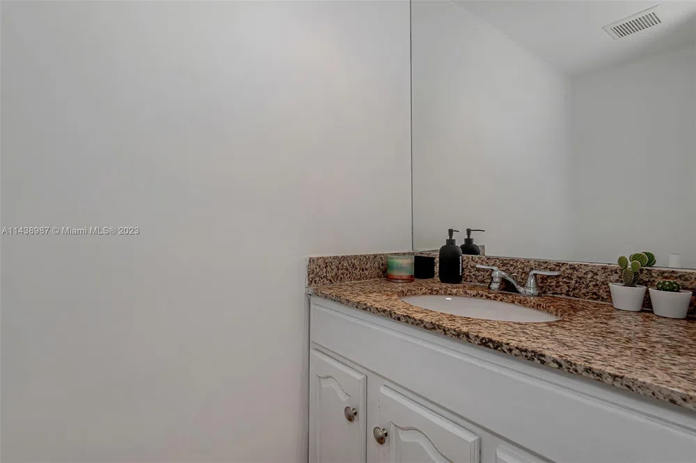 555 NE 15th St #32E Miami, FL 33132