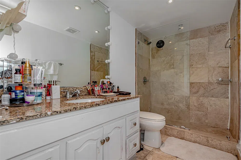 555 NE 15th St #32E Miami, FL 33132