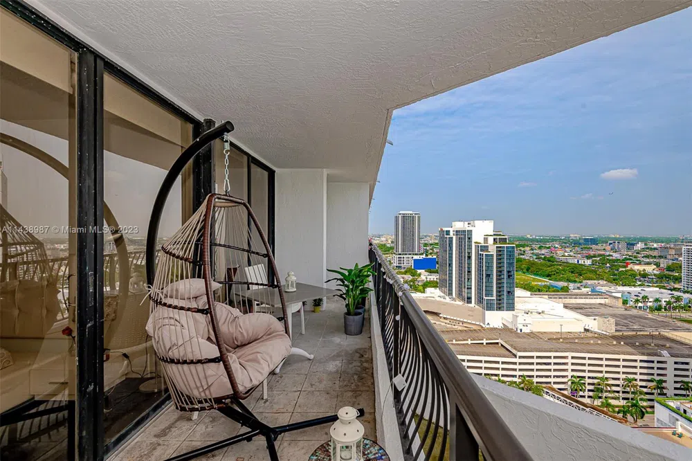 555 NE 15th St #32E Miami, FL 33132
