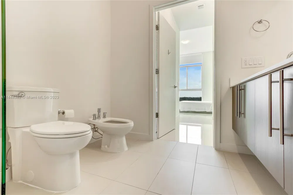 7825 NW 107th Ave #816 Doral, FL 33178