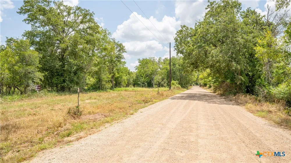 418 County Road 405 Buckholts, TX 76518