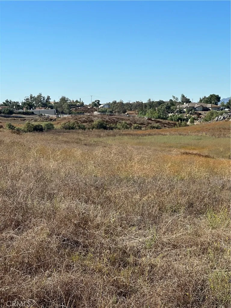 48 Mazoe Street Winchester, CA 92596
