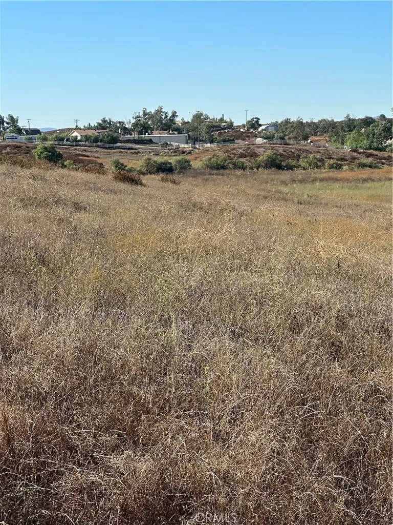 48 Mazoe Street Winchester, CA 92596