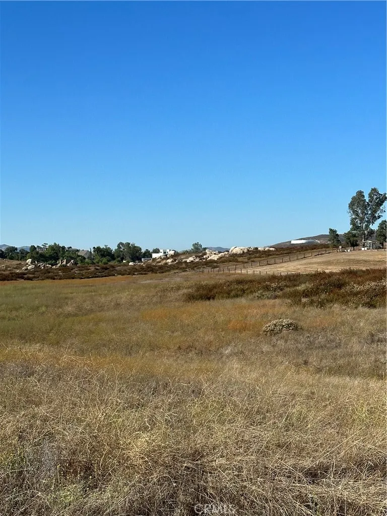 48 Mazoe Street Winchester, CA 92596
