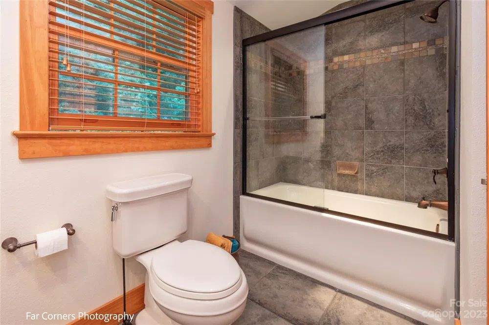 228 Chestnut Mountain Road Canton, NC 28716