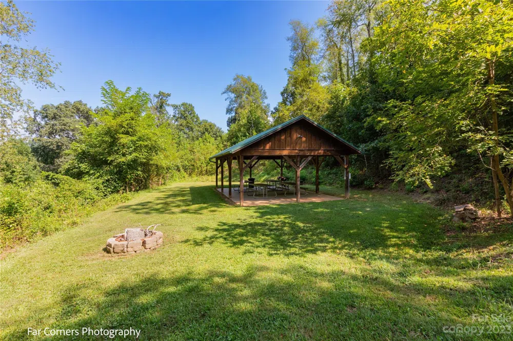 228 Chestnut Mountain Road Canton, NC 28716