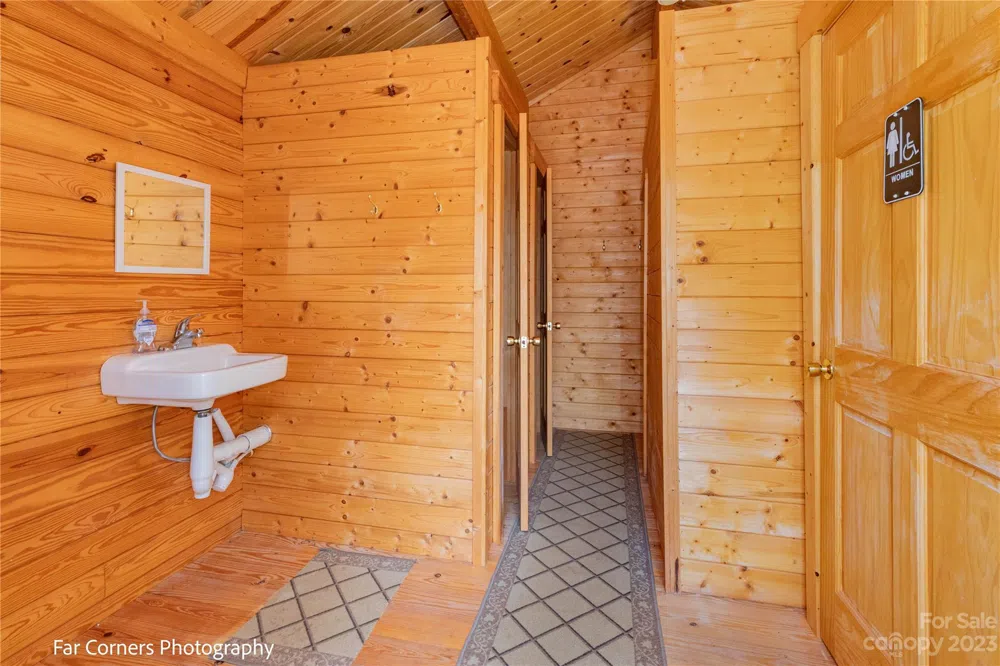 228 Chestnut Mountain Road Canton, NC 28716