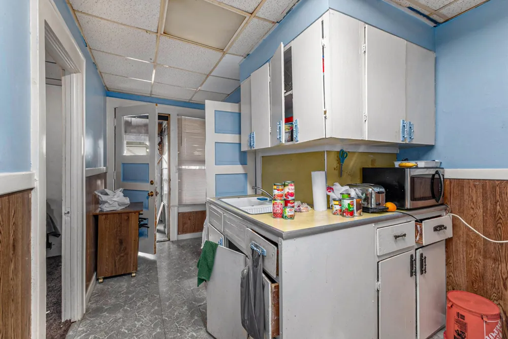 914 Courtney Street NW Grand Rapids, MI 49504