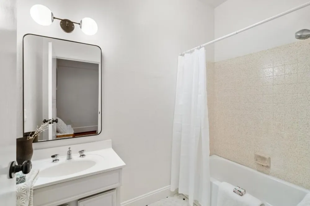 376 Pettis Avenue Mountain View, CA 94041