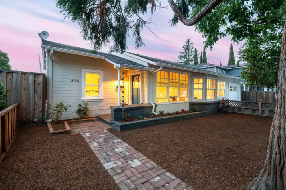 376 Pettis Avenue Mountain View, CA 94041