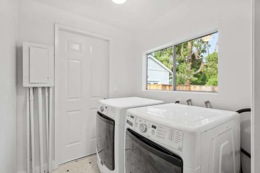 376 Pettis Avenue Mountain View, CA 94041