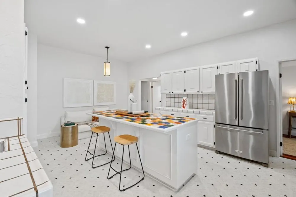 376 Pettis Avenue Mountain View, CA 94041