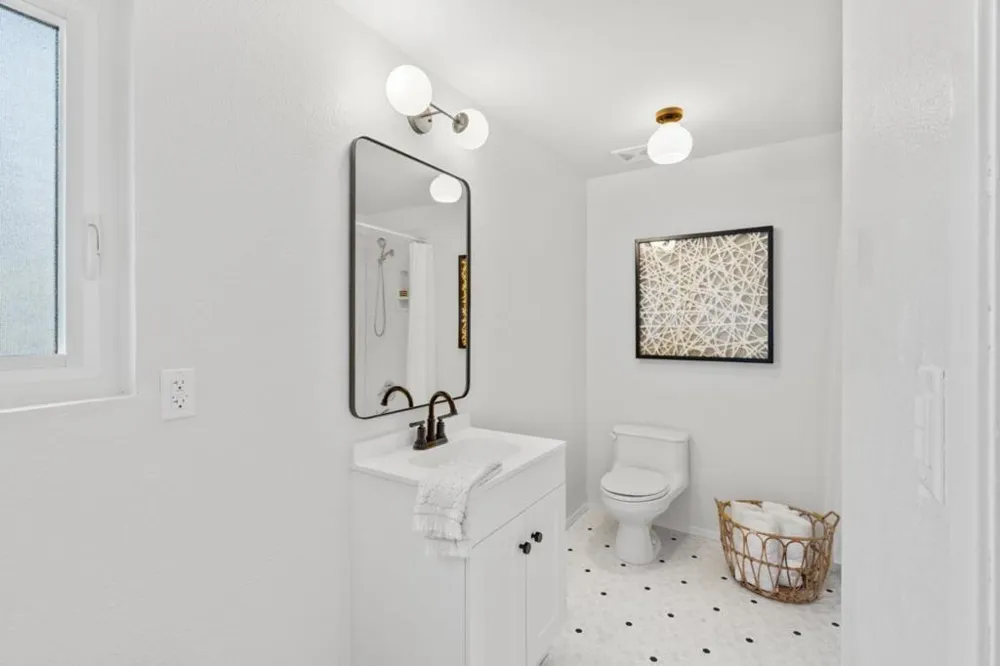 376 Pettis Avenue Mountain View, CA 94041
