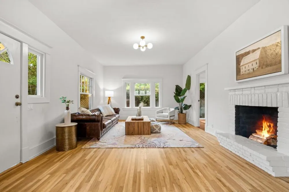 376 Pettis Avenue Mountain View, CA 94041