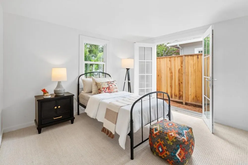 376 Pettis Avenue Mountain View, CA 94041