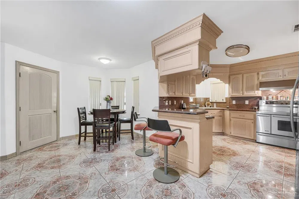 1069 E Alpha Street Roma, TX 78584