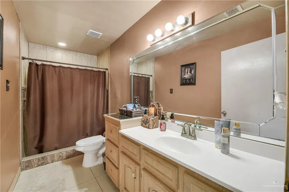1069 E Alpha Street Roma, TX 78584