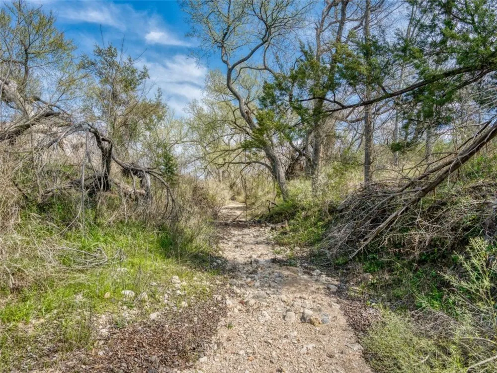 8530 E Hwy. 71 Highway Spicewood, TX 78669
