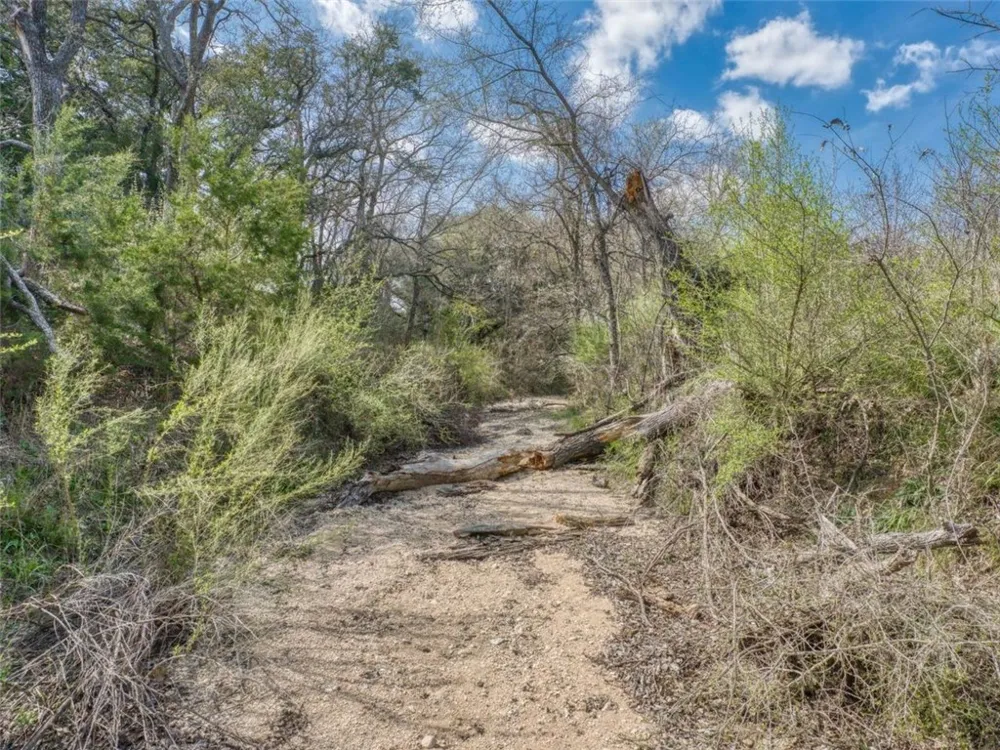 8530 E Hwy. 71 Highway Spicewood, TX 78669