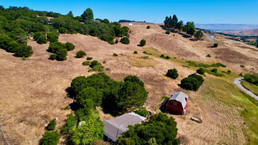 1110 Merrill Road San Juan Bautista, CA 95045