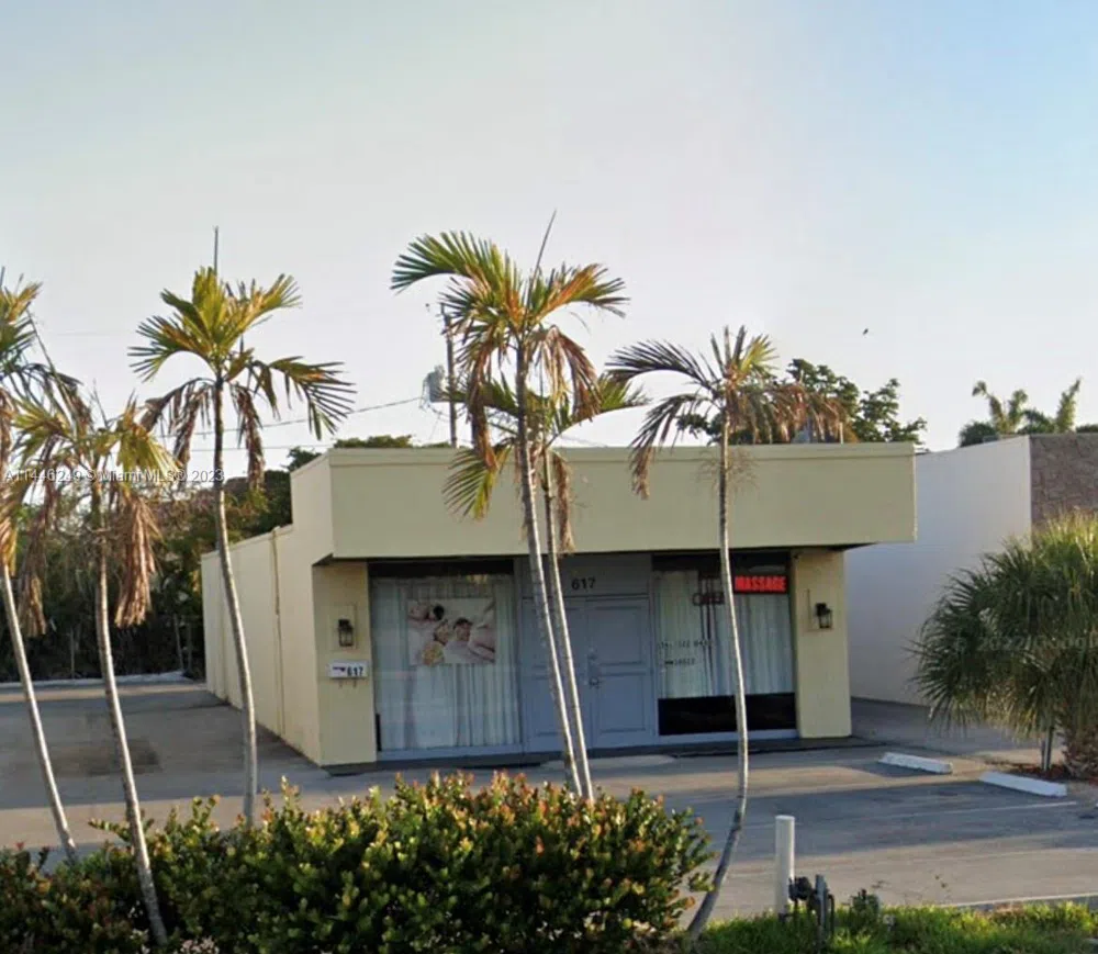 617 Northlake Blvd North Palm Beach, FL 33408