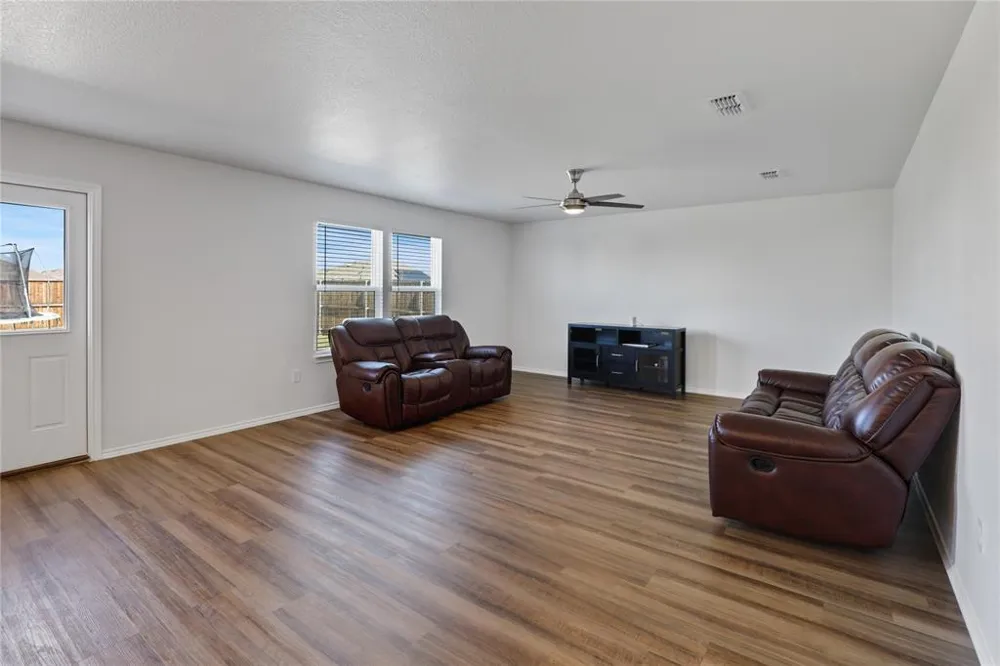 1309 Waggoner Drive Aubrey, TX 76227