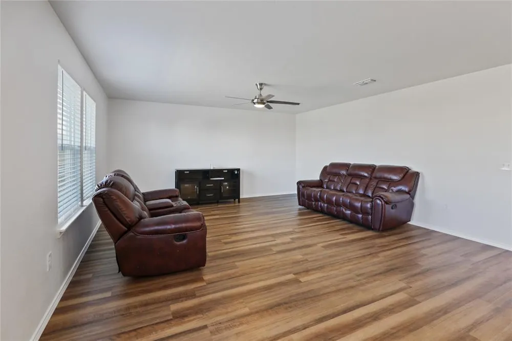 1309 Waggoner Drive Aubrey, TX 76227