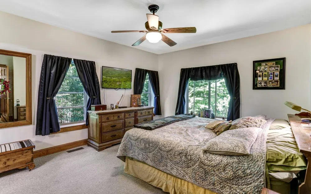 76 Hollyanne Pond RD Hayesville, NC 28904