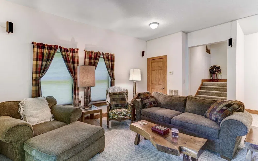 76 Hollyanne Pond RD Hayesville, NC 28904