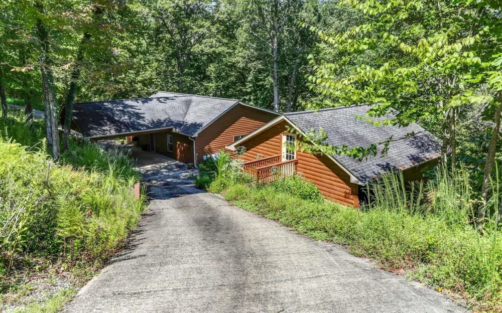 76 Hollyanne Pond RD Hayesville, NC 28904
