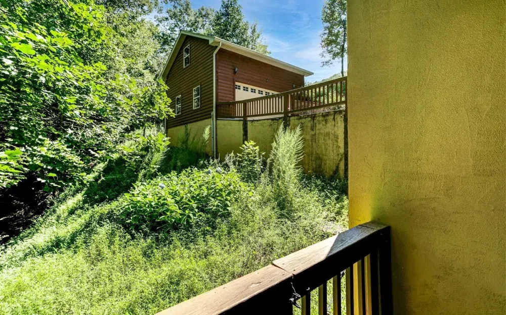 76 Hollyanne Pond RD Hayesville, NC 28904