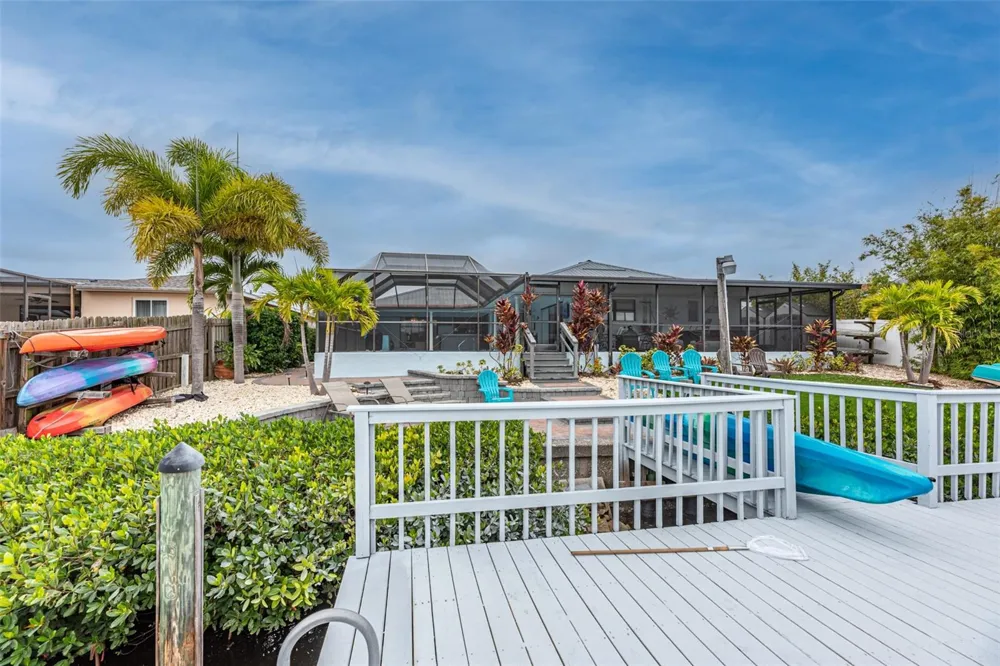 910 CHIPAWAY DRIVE Apollo Beach, FL 33572