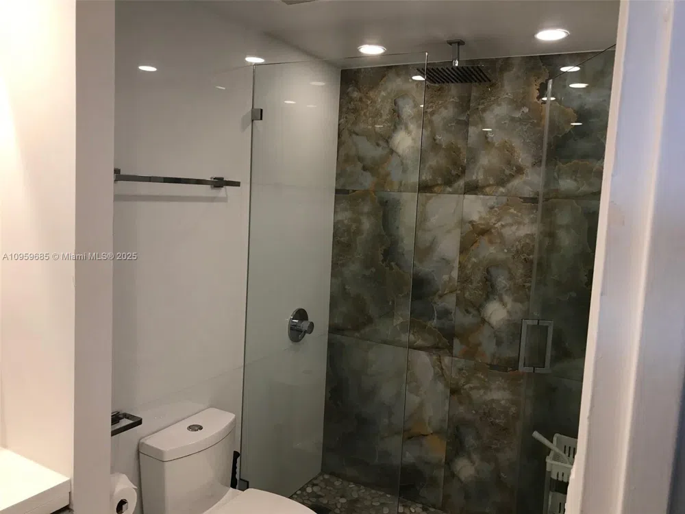 100 Lincoln Rd #719 Miami Beach, FL 33139