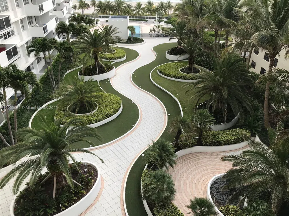 100 Lincoln Rd #719 Miami Beach, FL 33139