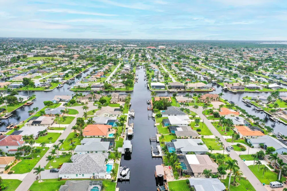 3328 SE 18TH AVENUE Cape Coral, FL 33904