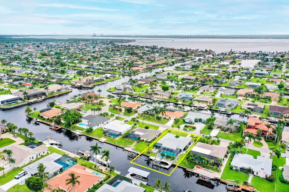3328 SE 18TH AVENUE Cape Coral, FL 33904