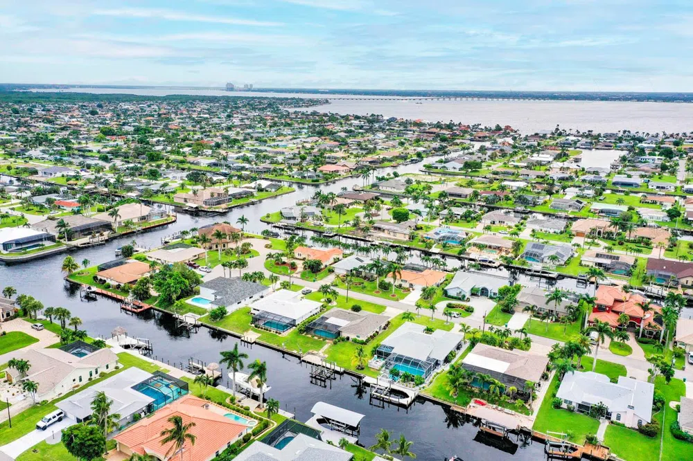 3328 SE 18TH AVENUE Cape Coral, FL 33904