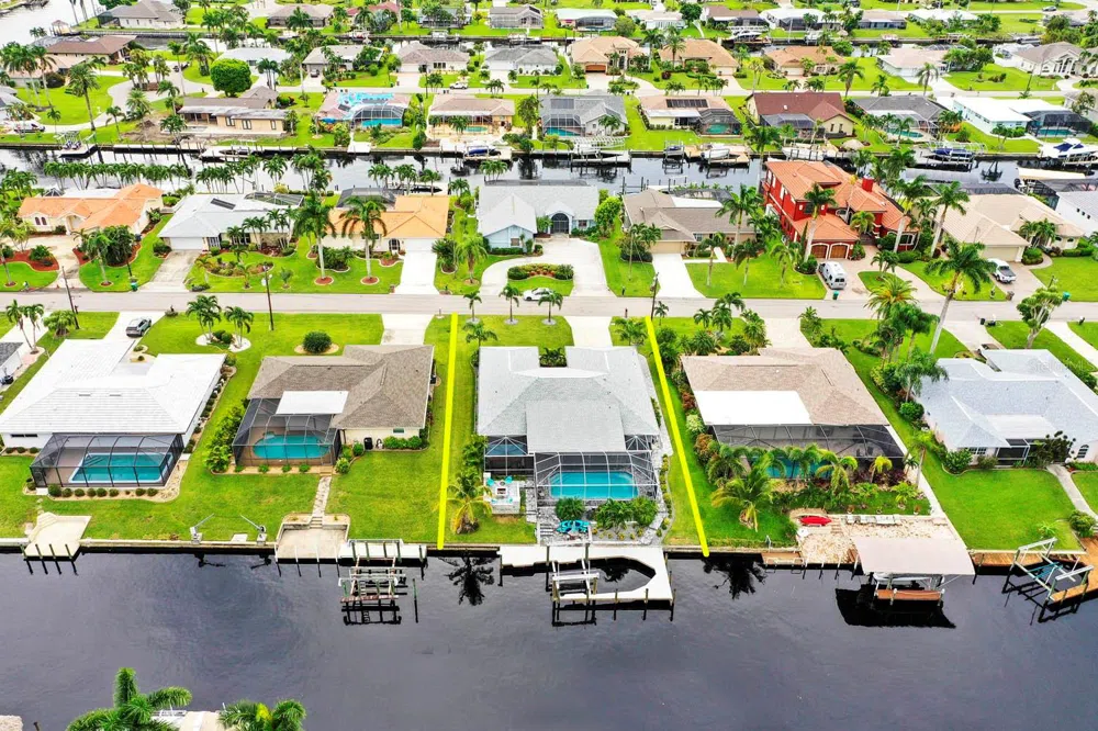3328 SE 18TH AVENUE Cape Coral, FL 33904