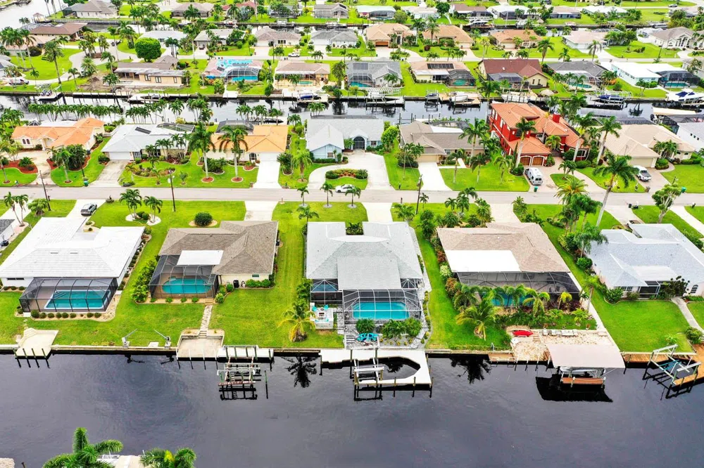 3328 SE 18TH AVENUE Cape Coral, FL 33904
