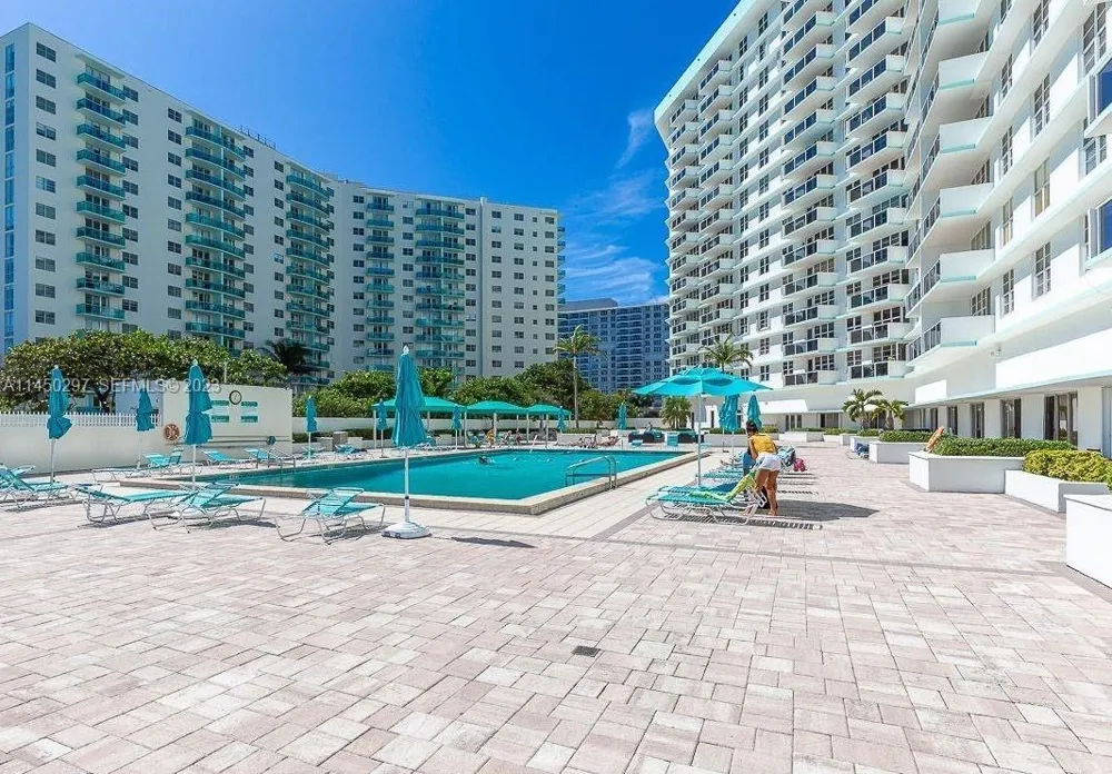 3725 S Ocean Dr #1521 Hollywood, FL 33019