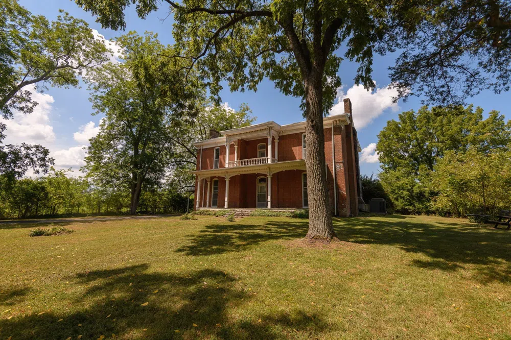 2070 Hunters Point Pike Lebanon, TN 37087