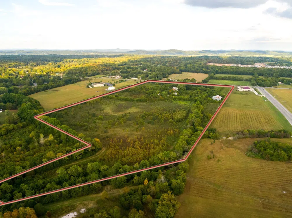 2070 Hunters Point Pike Lebanon, TN 37087