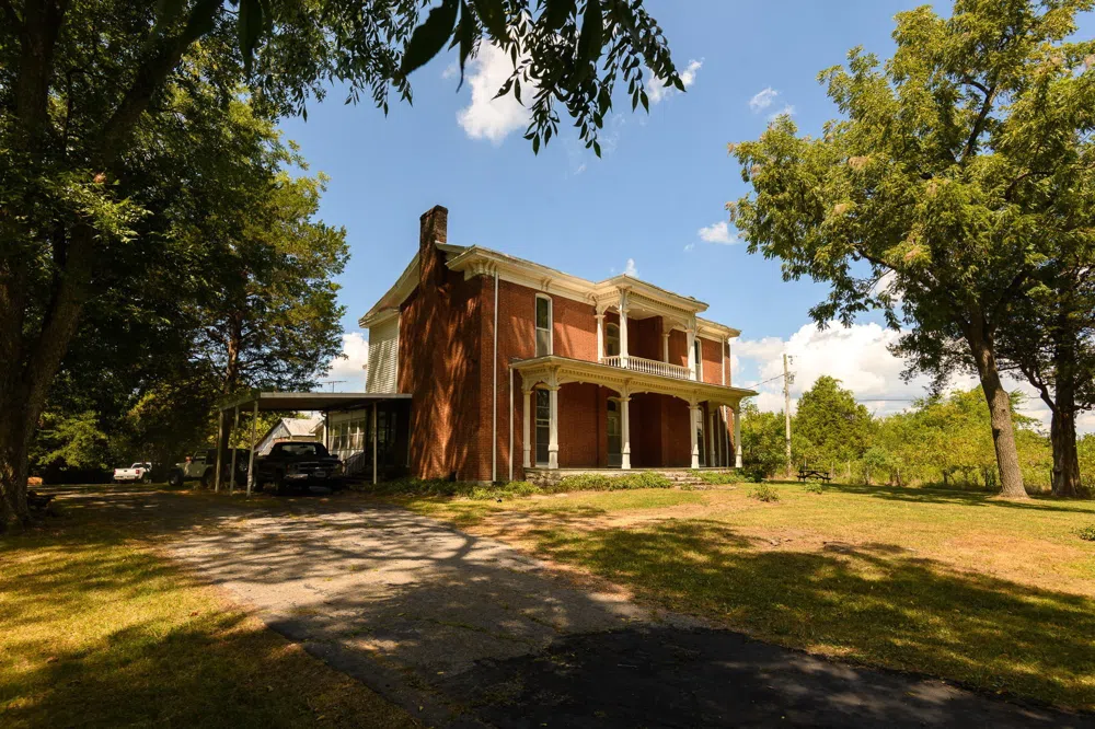 2070 Hunters Point Pike Lebanon, TN 37087