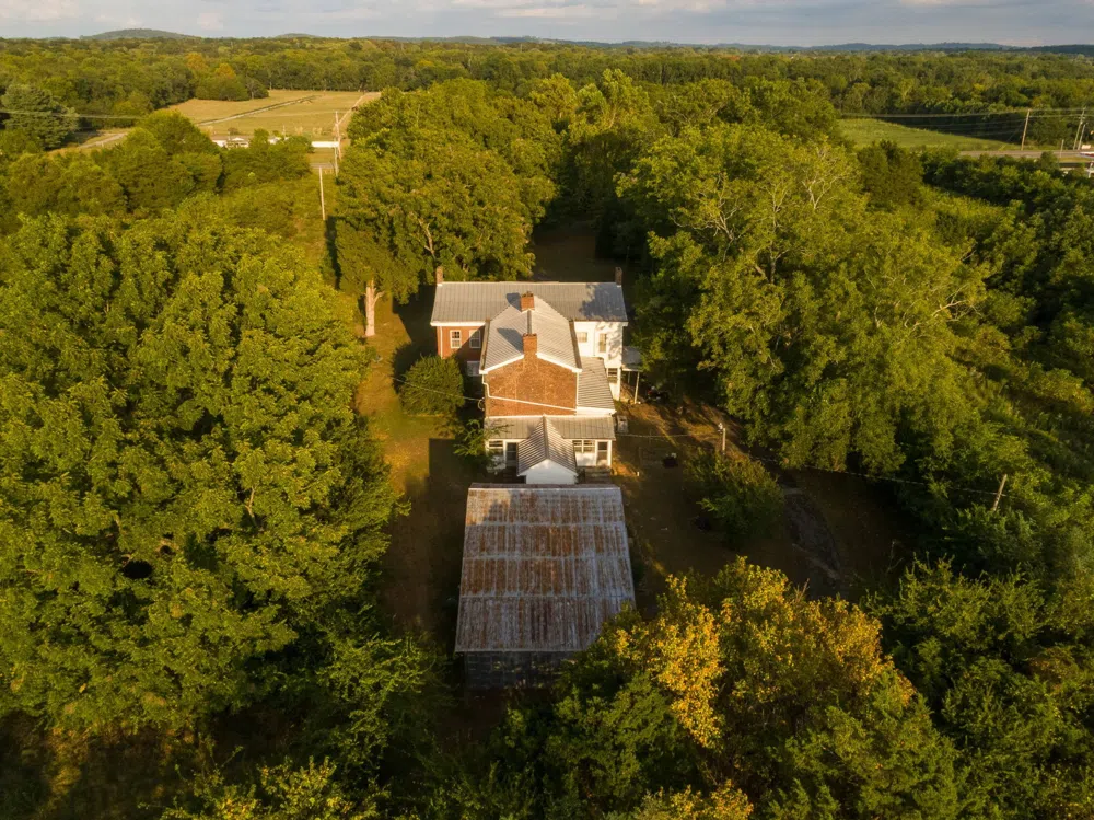 2070 Hunters Point Pike Lebanon, TN 37087
