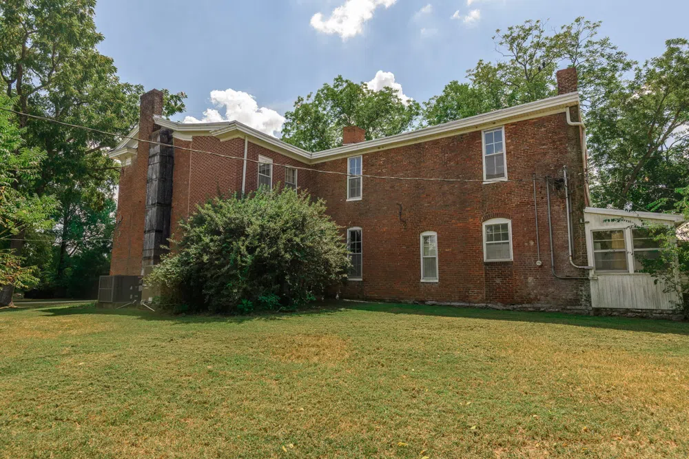 2070 Hunters Point Pike Lebanon, TN 37087
