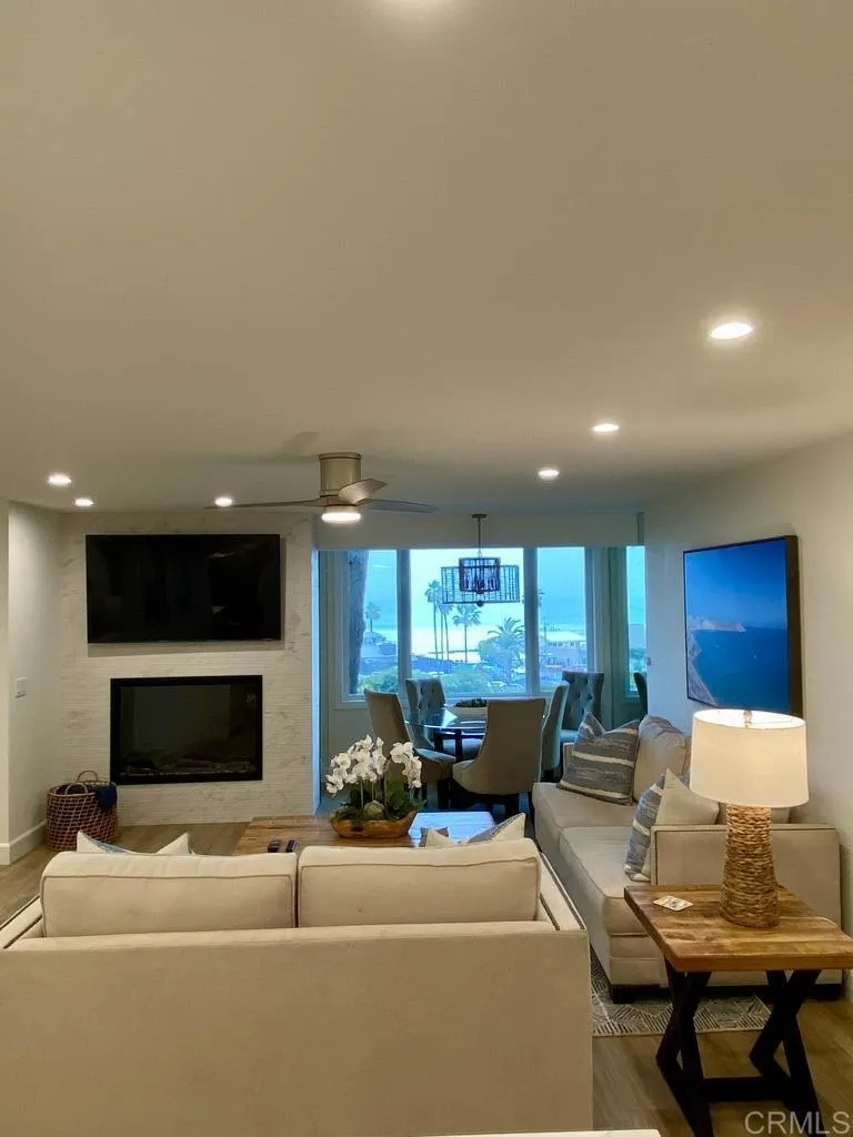 1562 Camino Del Mar #444 Del Mar, CA 92014