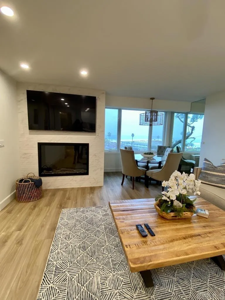 1562 Camino Del Mar #444 Del Mar, CA 92014