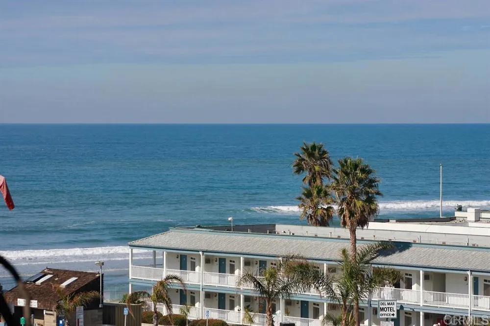 1562 Camino Del Mar #444 Del Mar, CA 92014